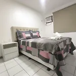 Apê de 2 quartos reformado e decorado a 100m da Beira Mar