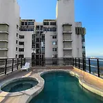 Confortavel Apartamento De 2 Quartos A 100M Da Beira Mar