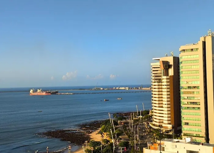 Confortavel Apartamento De 2 Quartos A 100M Da Beira Mar